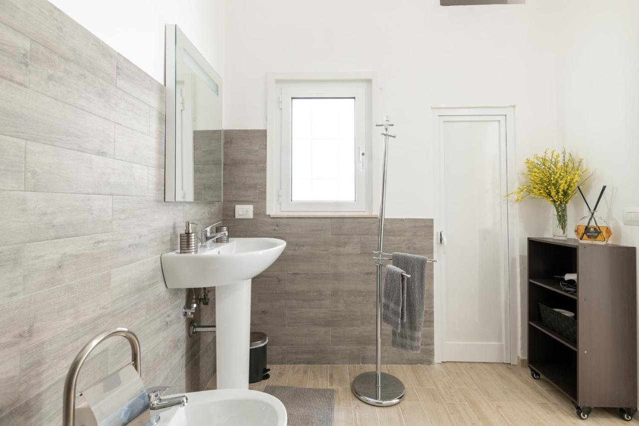 Palazzo Toselli Apartment Ostuni Bagian luar foto