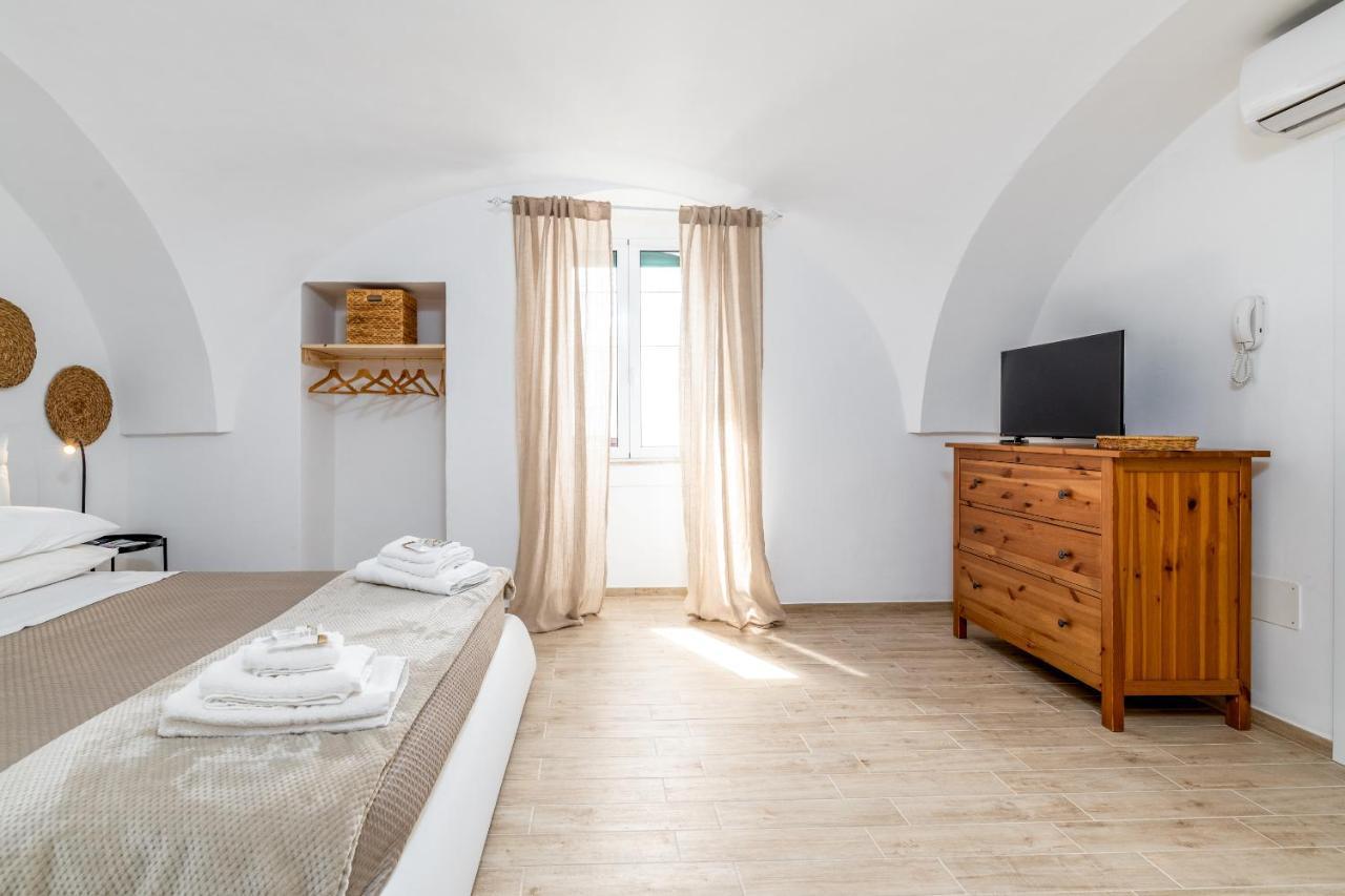 Palazzo Toselli Apartment Ostuni Bagian luar foto