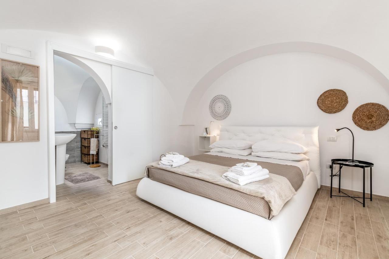 Palazzo Toselli Apartment Ostuni Bagian luar foto